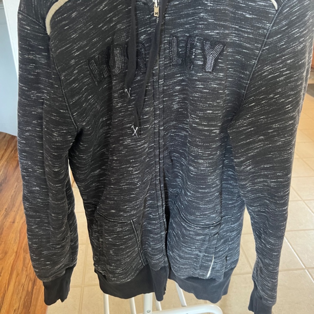 Tops - Picture 10 of 10